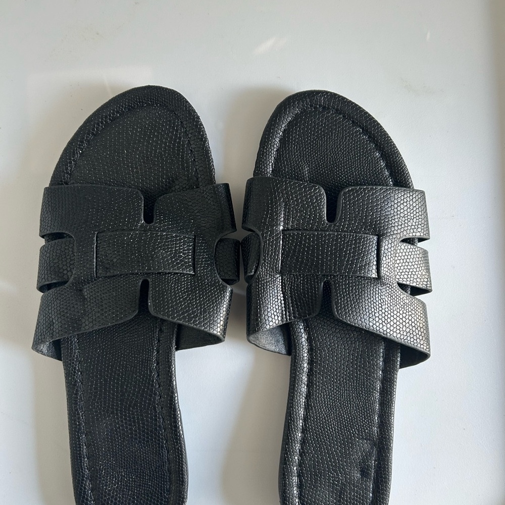 SHEIN Black Textured Slide Sandals